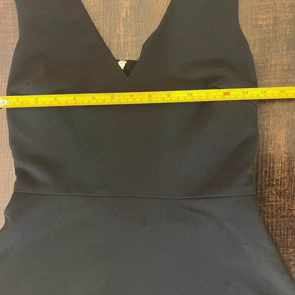 Lucy & Co Black V-Neck Dress Size M With Cute Back - Picture 4 of 10